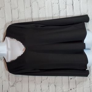 🌟Lightweight Long-sleeve Top W/ Lace Trim